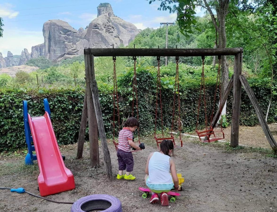 Meteora Garden Bed & Breakfast กาลัมปากา ภายนอก รูปภาพ