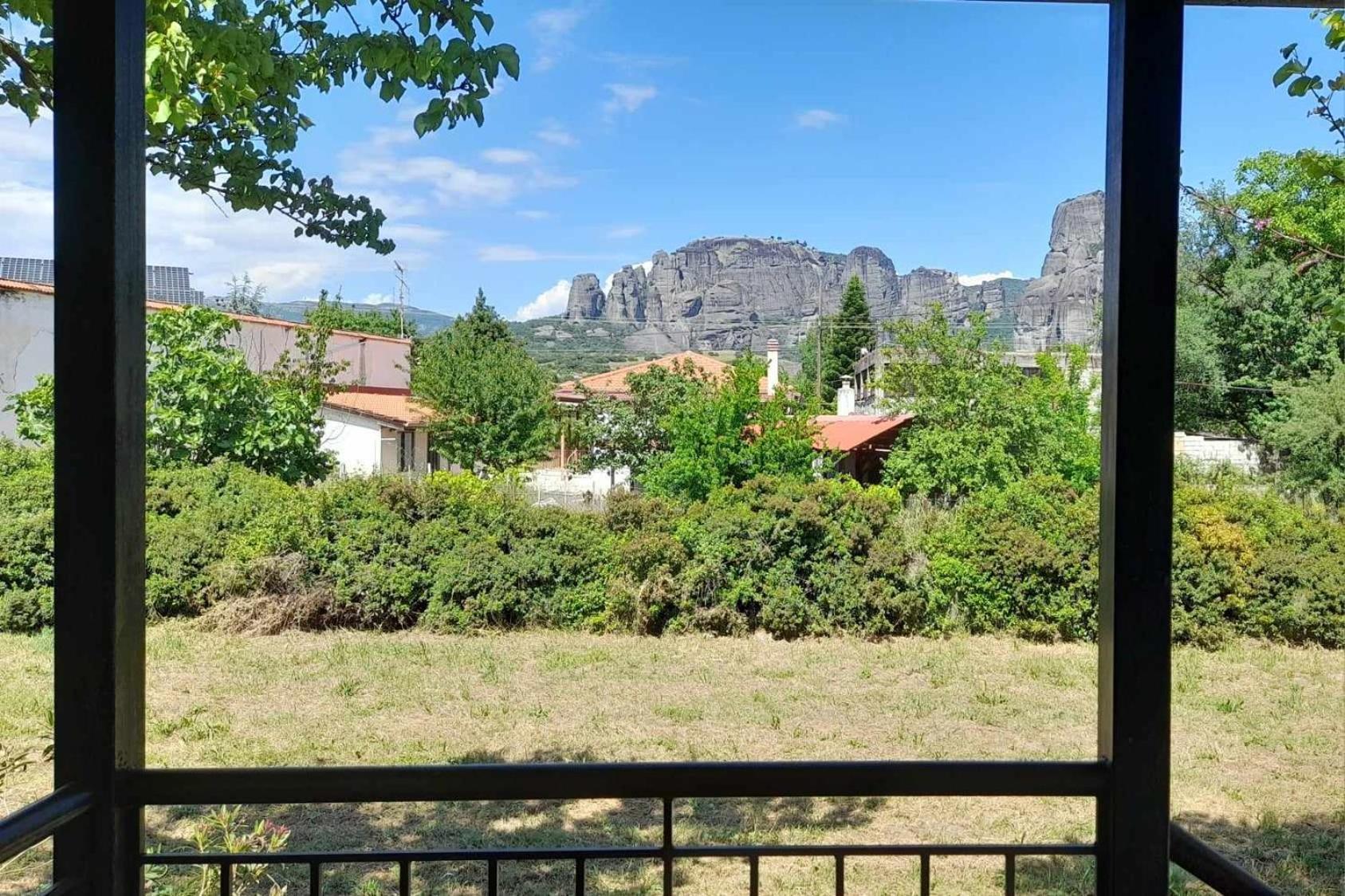 Meteora Garden Bed & Breakfast กาลัมปากา ภายนอก รูปภาพ