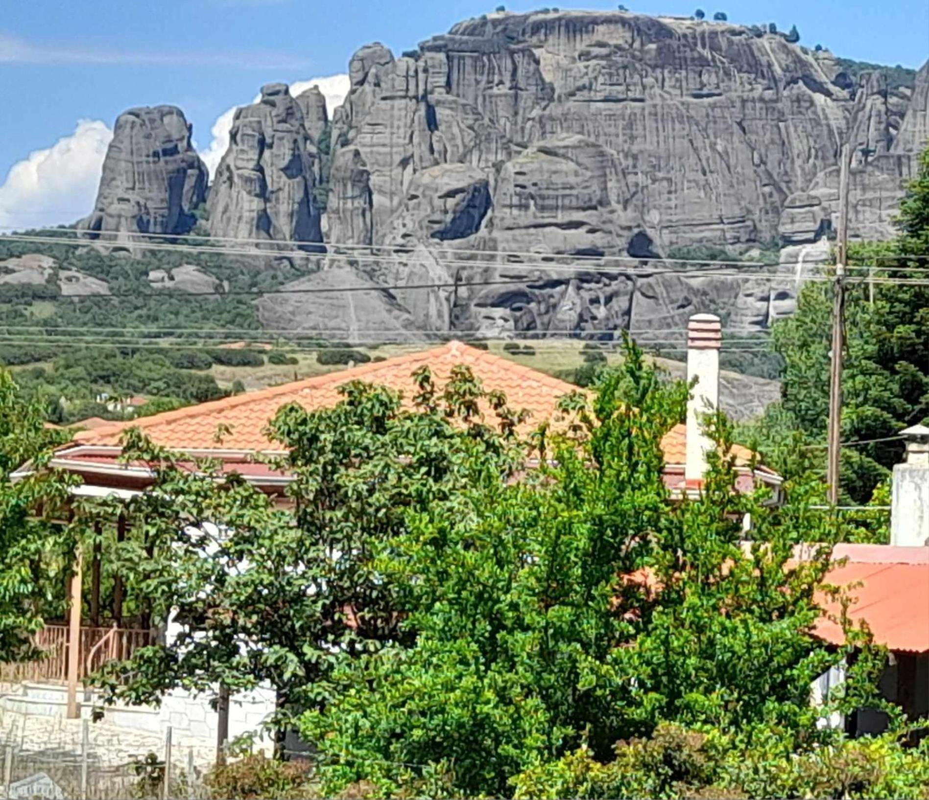 Meteora Garden Bed & Breakfast กาลัมปากา ภายนอก รูปภาพ