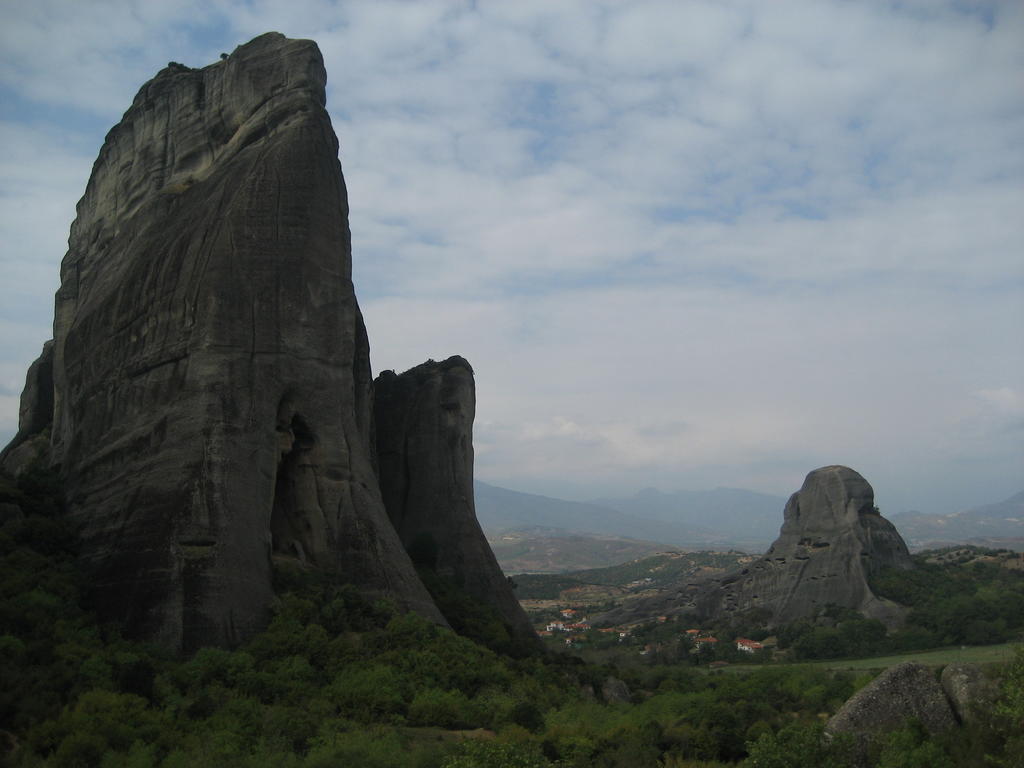 Meteora Garden Bed & Breakfast กาลัมปากา ภายนอก รูปภาพ